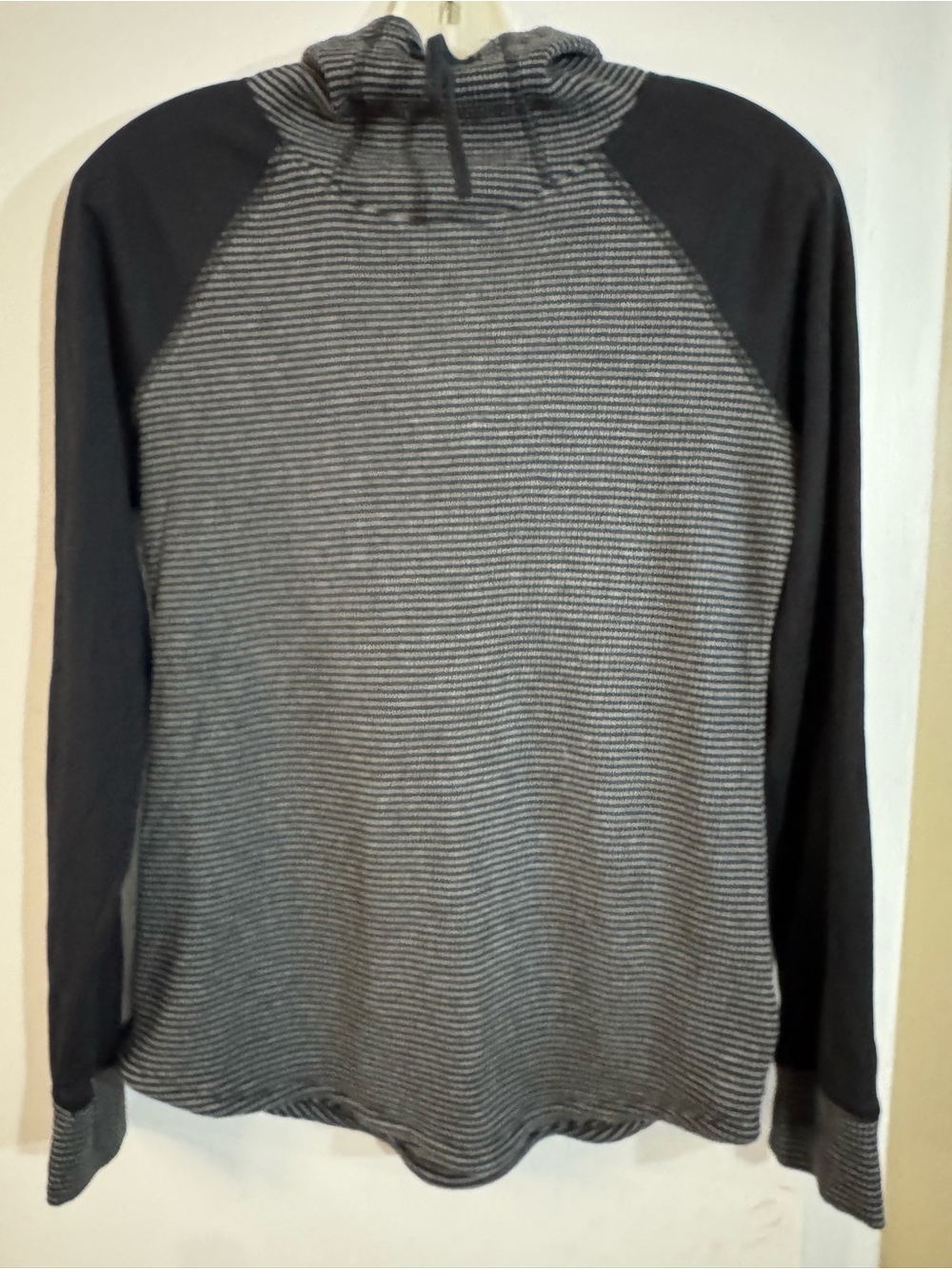 Columbia Black and White Stripedu Sweater - L